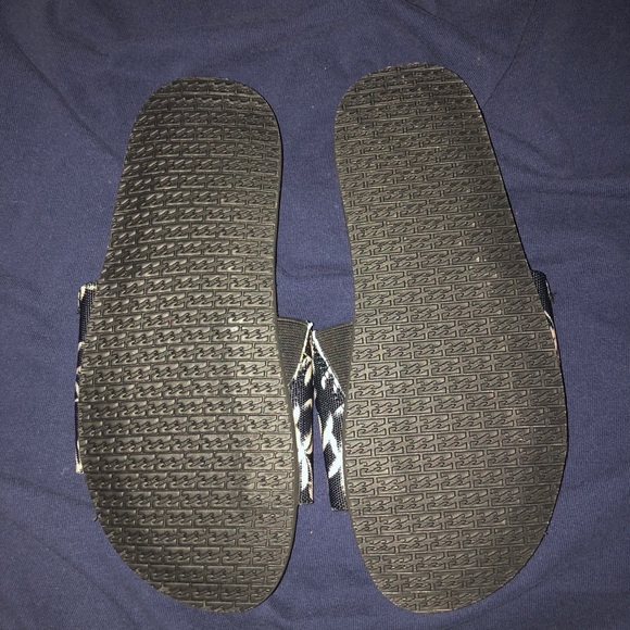 Billabong palm tree flip flops - Picture 3 of 3